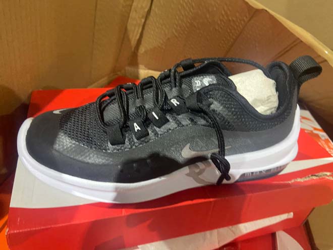 NikeSneakers1.jpg