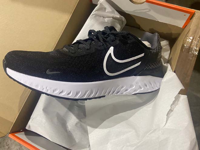 NikeSneakers2.jpg