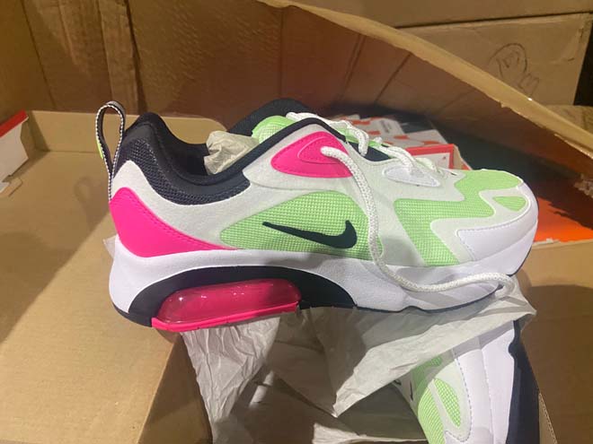 NikeSneakers5.jpg