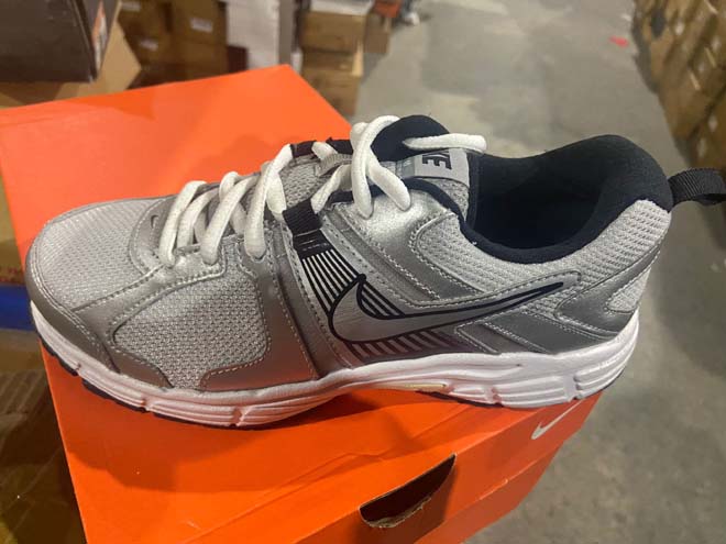 NikeSneakers6.jpg