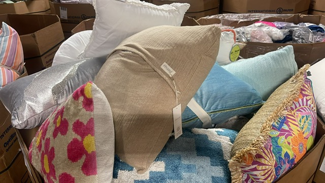 additional/TJ-maxx-pillow-truckload-wholesale-4.jpg