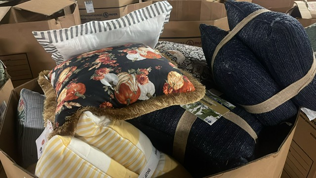 additional/TJ-maxx-pillow-truckload-wholesale-7.jpg