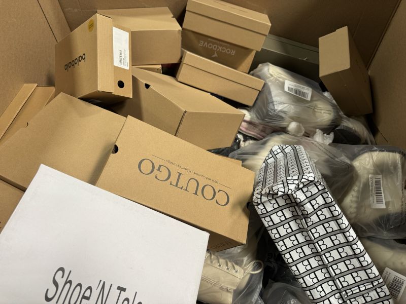 additional/amazon-wholesale-shoes-pallets-truckloads-1.jpg