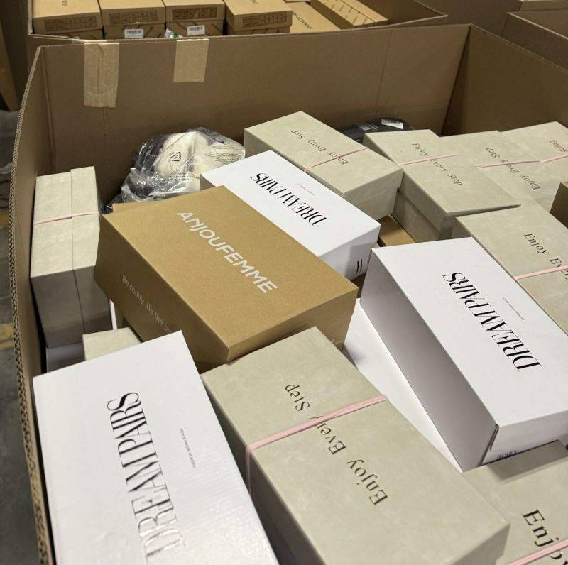 additional/amazon-wholesale-shoes-pallets-truckloads-2.jpg