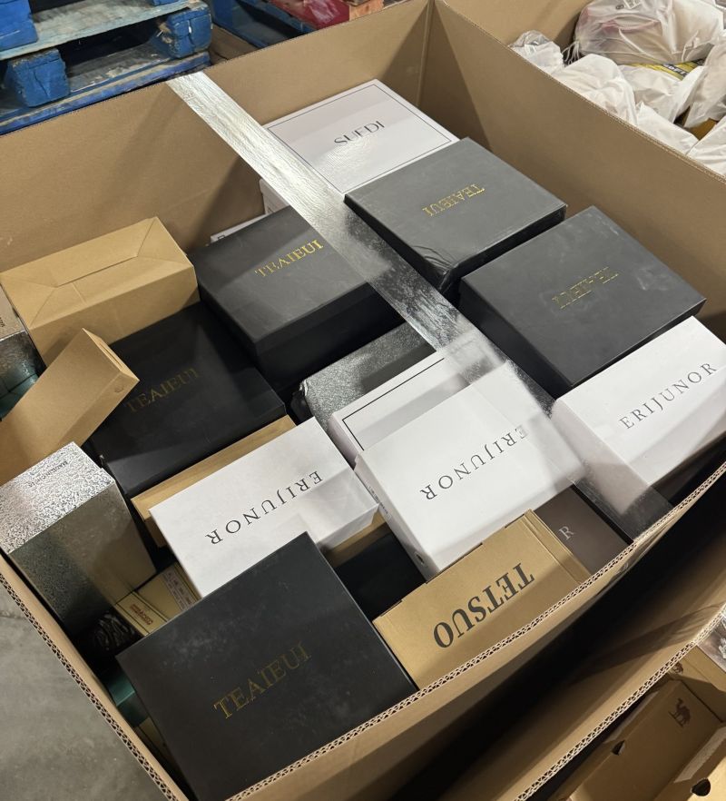additional/amazon-wholesale-shoes-pallets-truckloads-5.jpg