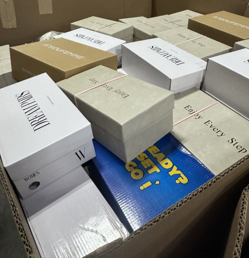 additional/amazon-wholesale-shoes-pallets-truckloads-7.jpg