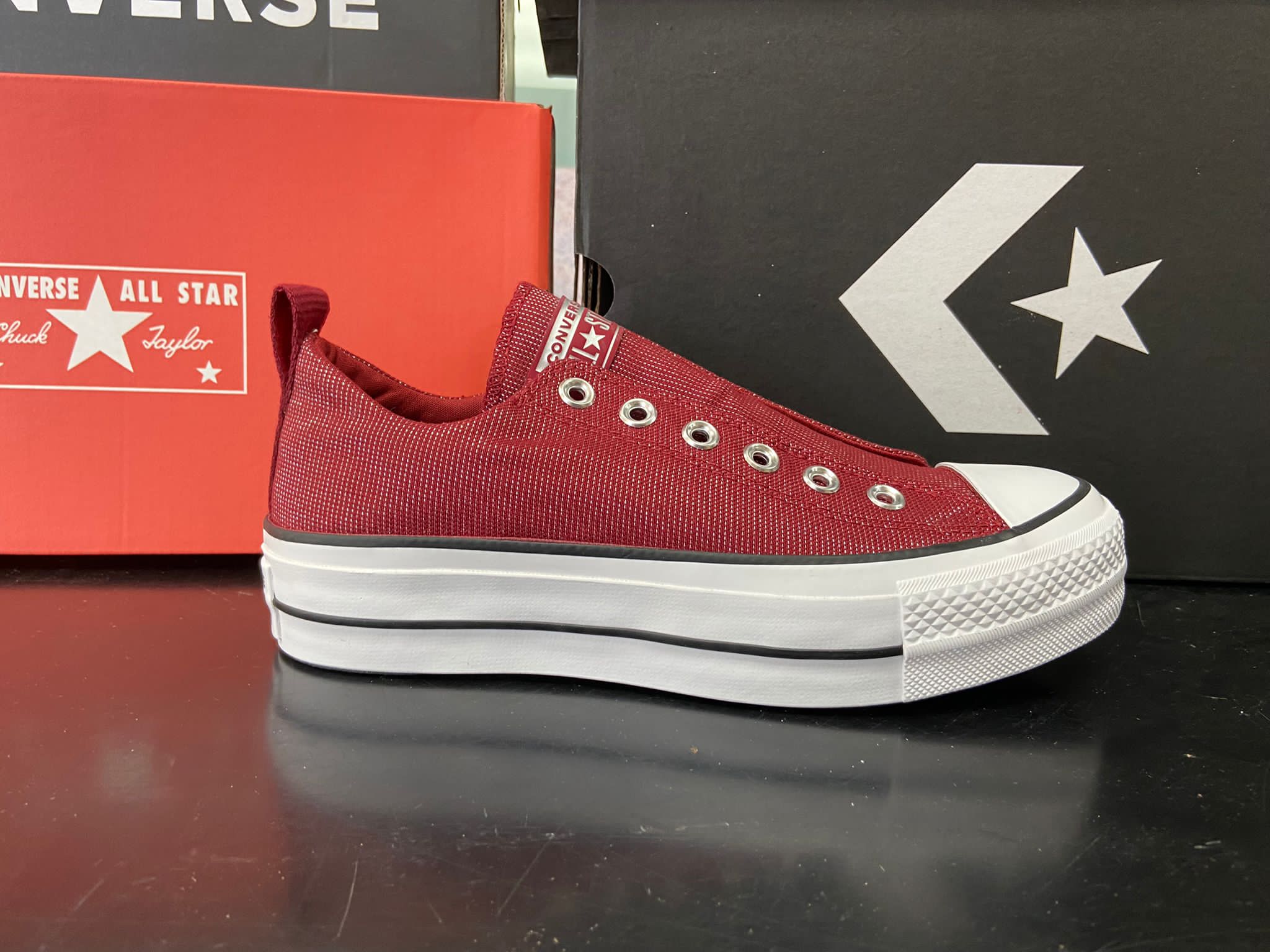 additional/converse-allstar-wholesale-sneaker-pallet-5.jpeg