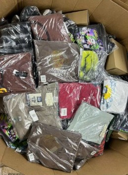 additional/walmart-wholesale-clothing-truckload-3.jpg