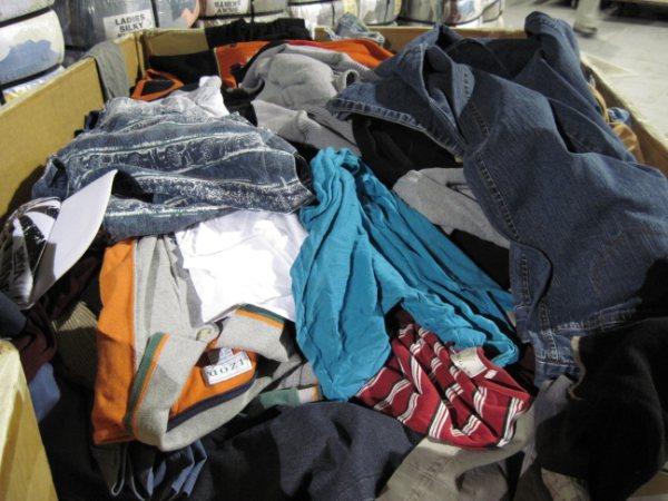 additional/wholeale-used-clothing-bales-grade-A-11.jpg