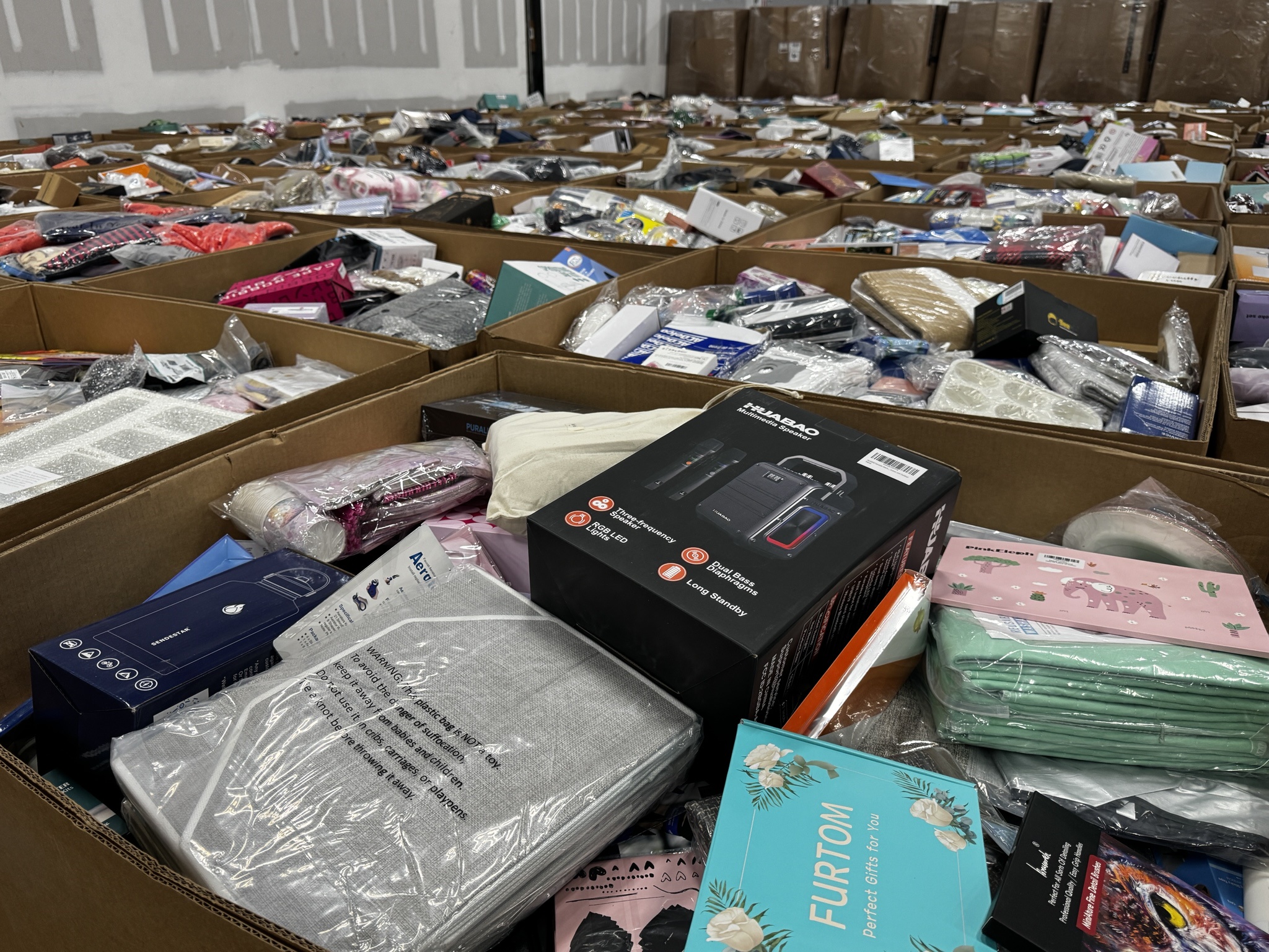 additional/wholesale-amazon-FC-new-overstock-general-merchandise-truckloads-17.jpeg