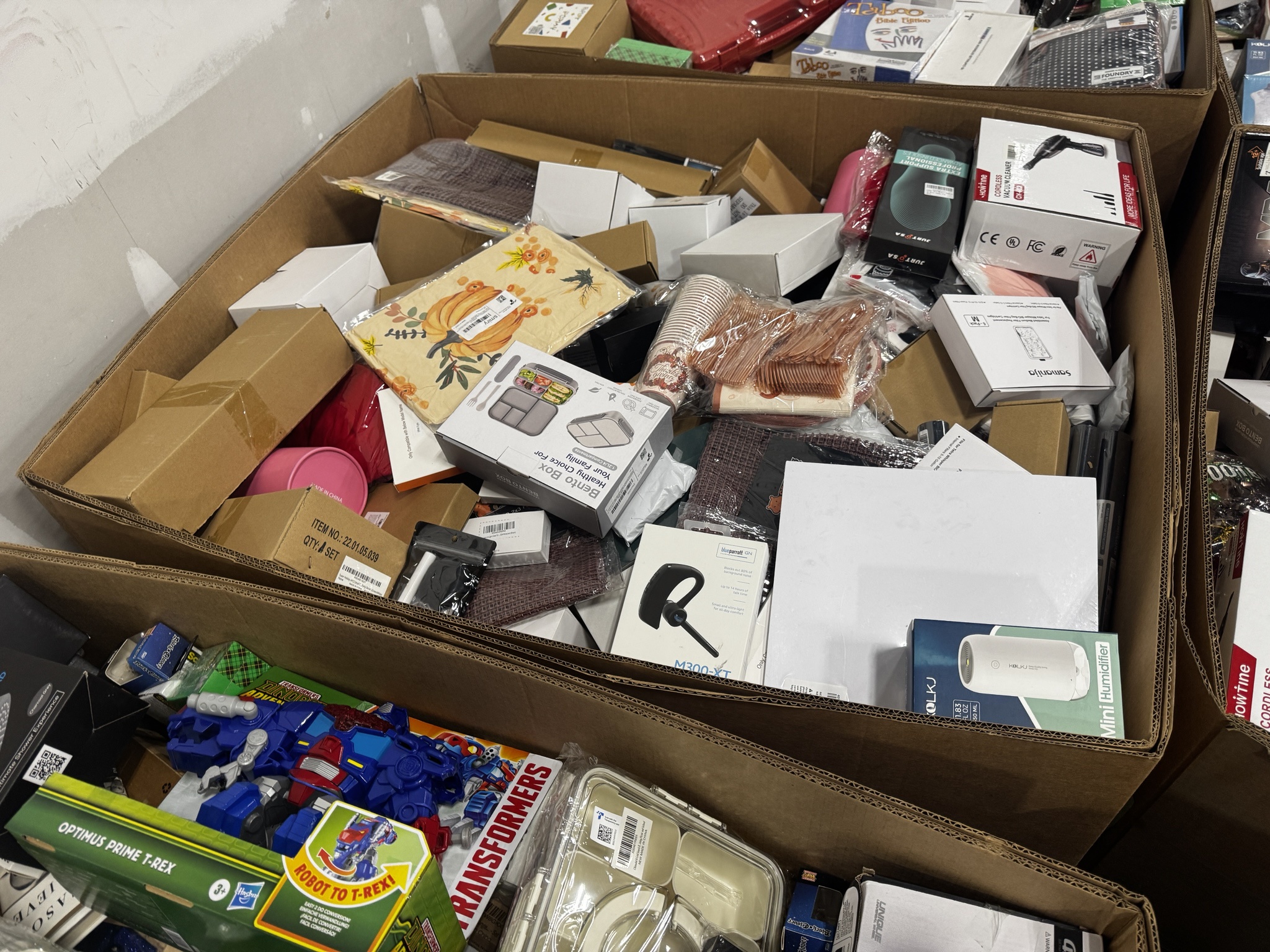 additional/wholesale-amazon-FC-new-overstock-general-merchandise-truckloads-19.jpeg