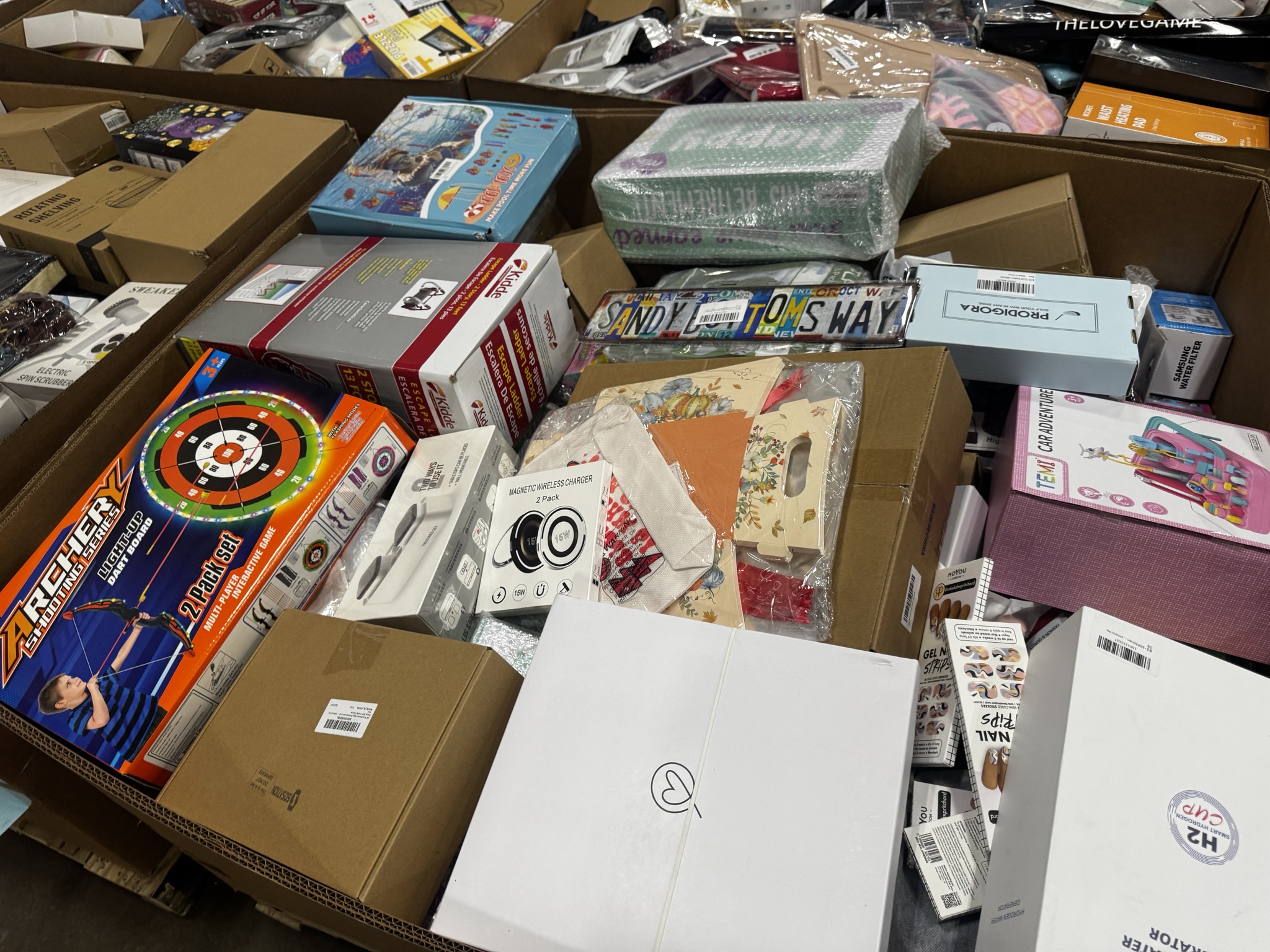 additional/wholesale-amazon-FC-new-overstock-general-merchandise-truckloads-28.jpeg