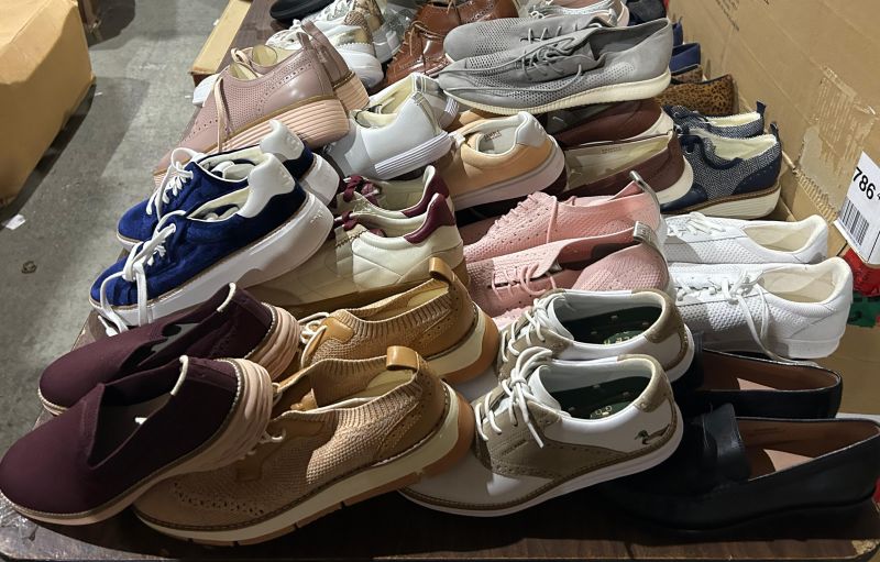 additional/wholesale-athletic-shoes-sneakers-container-special-17.jpg