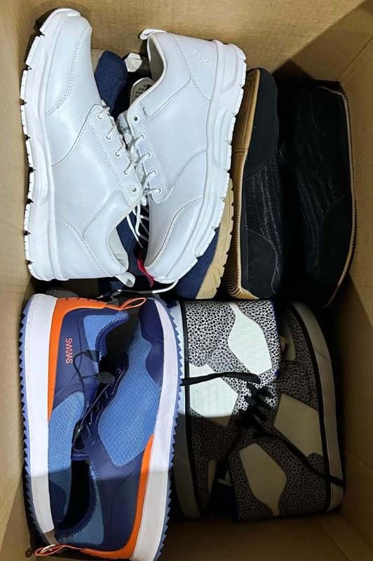 additional/wholesale-athletic-shoes-sneakers-container-special-2.jpg