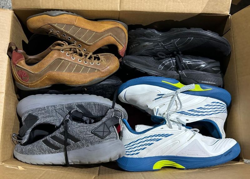 additional/wholesale-athletic-shoes-sneakers-container-special-22.jpg