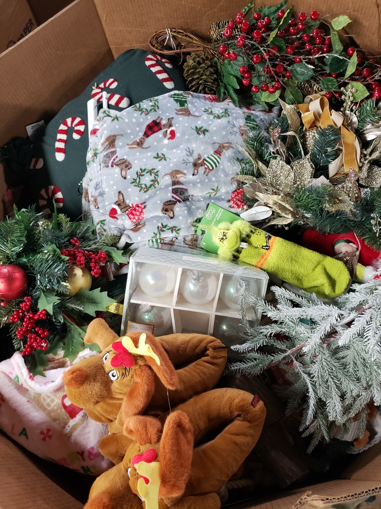 additional/wholesale-christmas-truckloads-4.jpeg