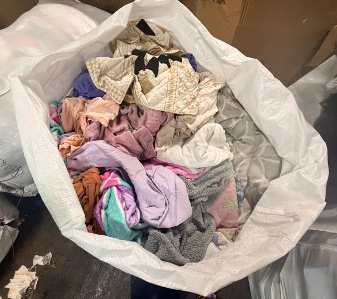 additional/wholesale-credential-linens-used-household-rummage-12.jpg