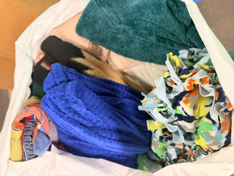 additional/wholesale-credential-linens-used-household-rummage-16.jpg