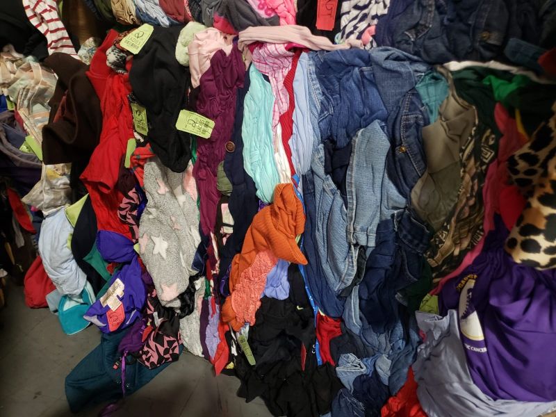 additional/wholesale-institutional-thrift-grade-used-clothing-3.jpg