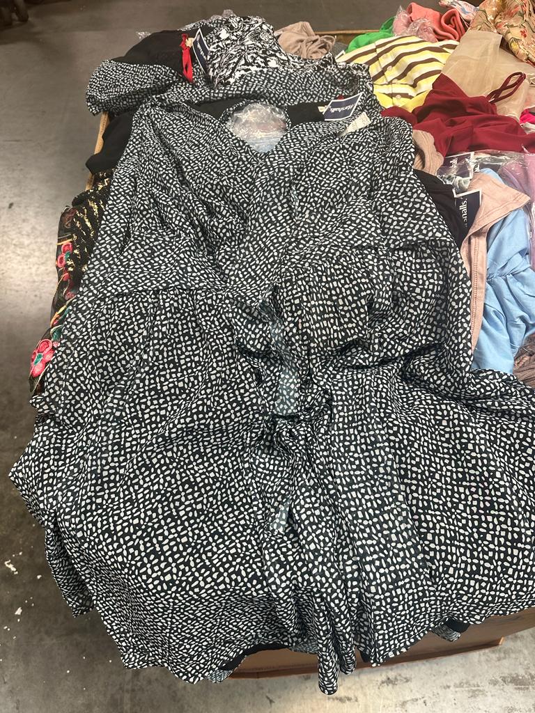additional/wholesale-marshalls-TJ-maxx-clothing-pallets-49.jpg