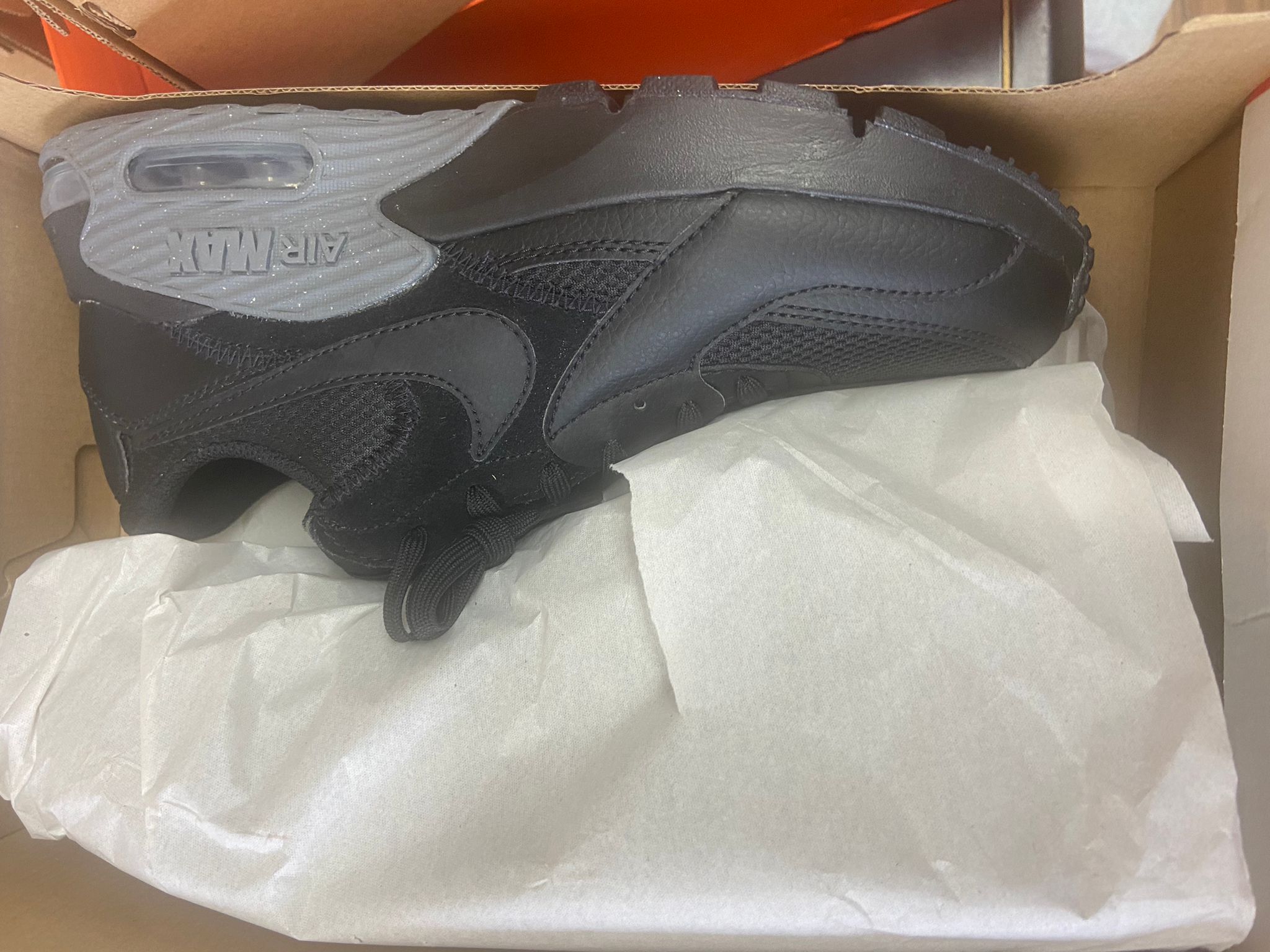 additional/wholesale-nike-sneaker-pallet-2.jpeg