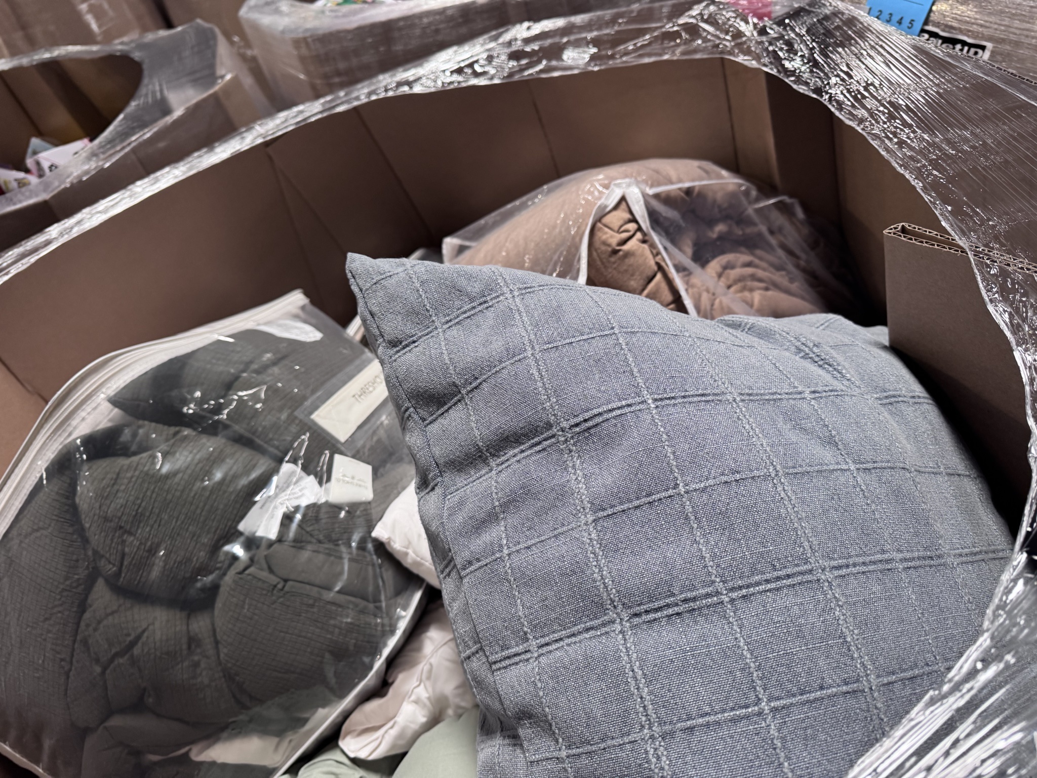additional/wholesale-target-bedding-domestics-truckloads-3.jpeg