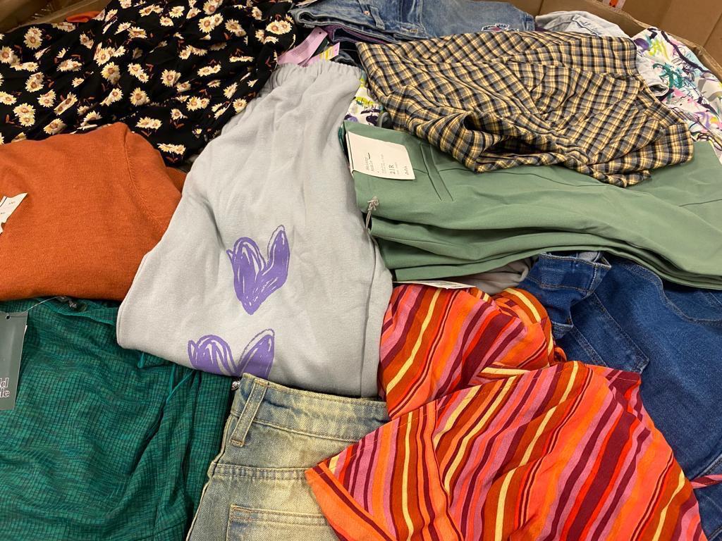 additional/wholesale-target-clothing-pallets-truckloads-12.jpeg