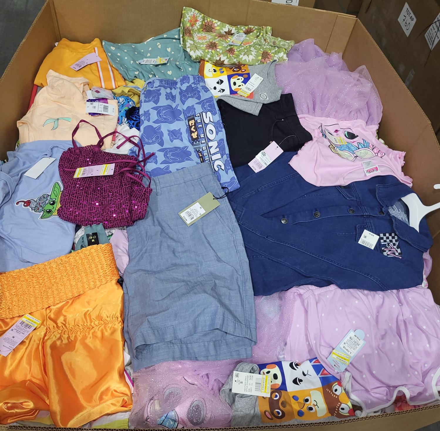 additional/wholesale-target-clothing-pallets-truckloads-4.jpg