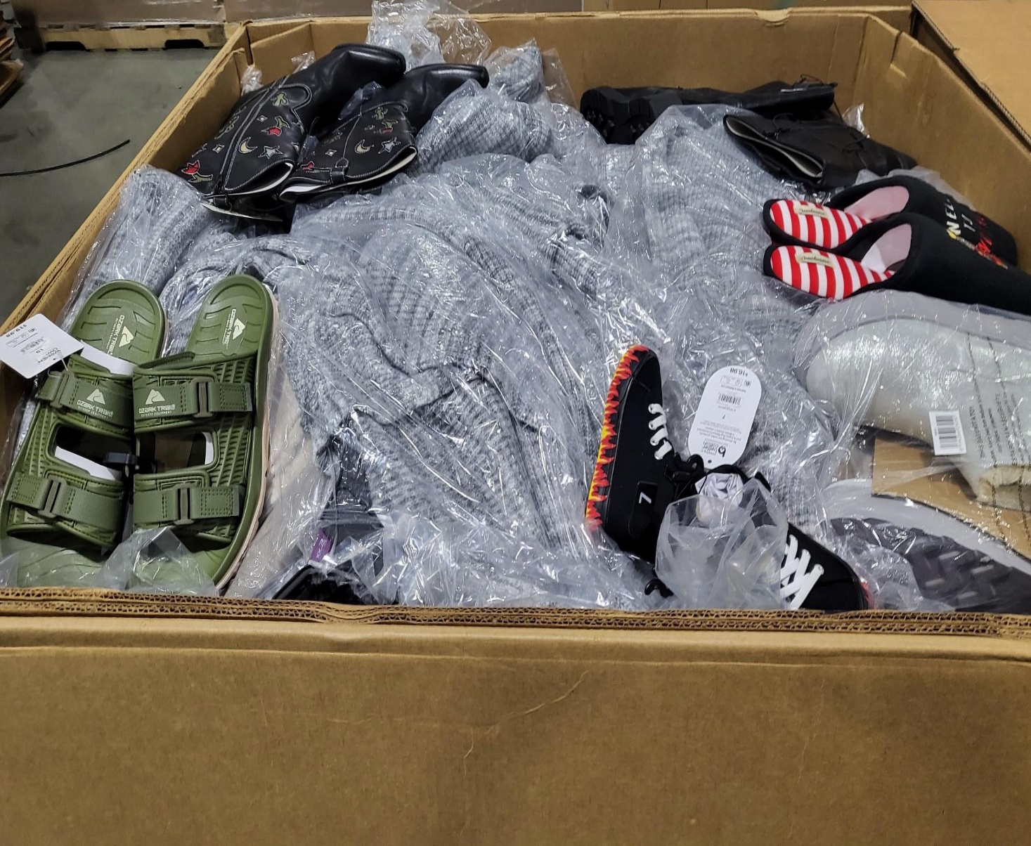 additional/wholesale-walmart-overstock-clothing-truckload-pallets-case-pack-4.jpeg