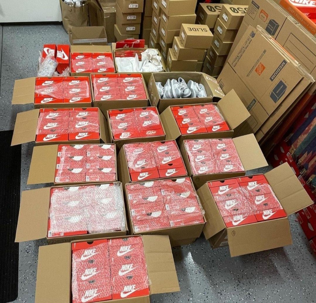 nike-sneakers-wholesale-pallet-3.jpg