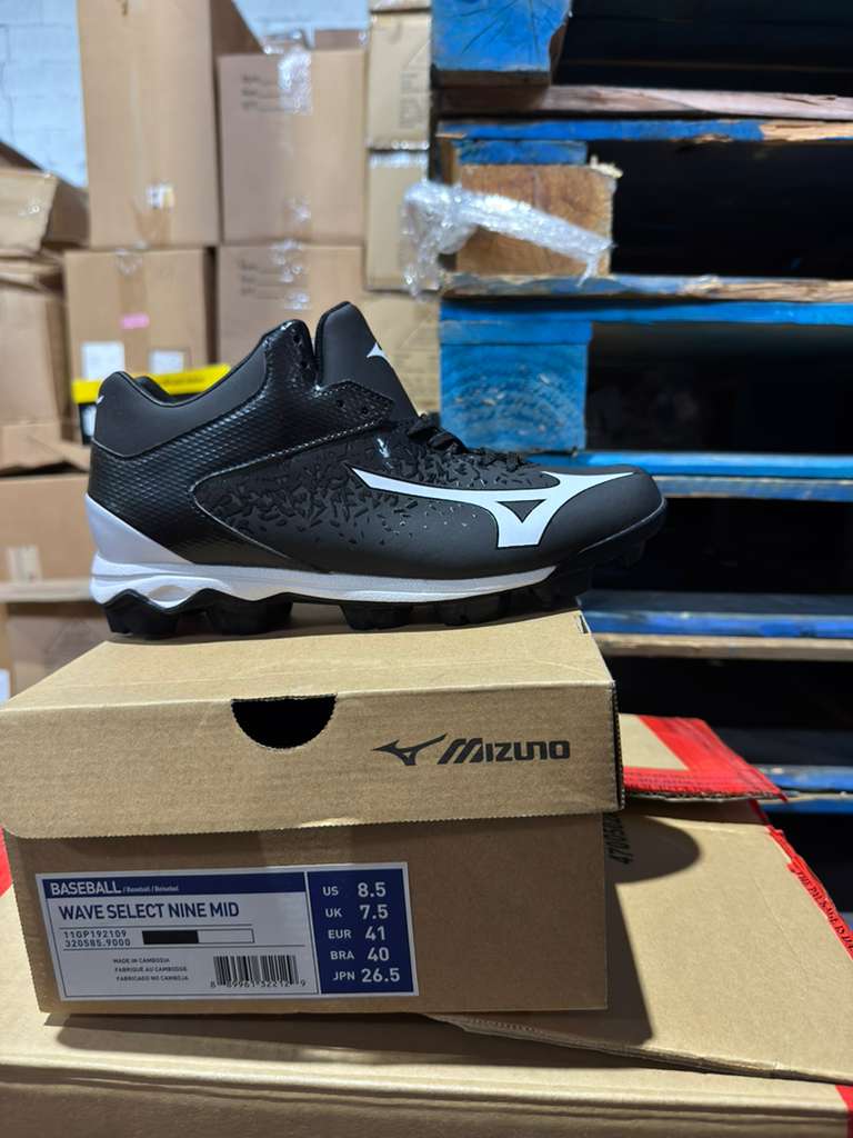 wholesale-assorted-sneakers-name-brand-pallets-3.jpeg