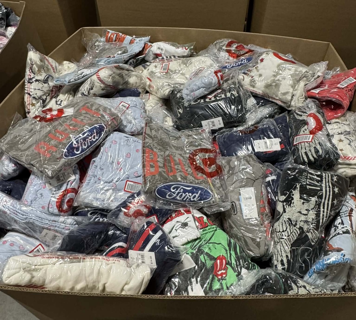 wholesale-brand-new-target-clothing-pallets-FC-apparel-6.jpg